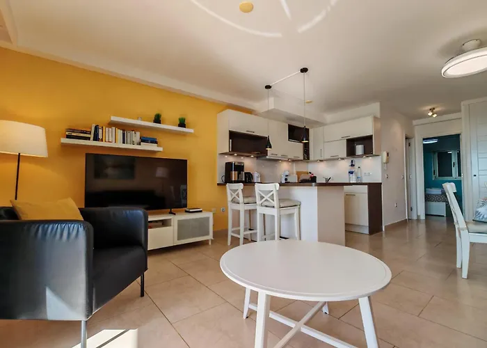 Beautiful Panoramic Sea View Mar Apartment